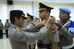 Polres Gresik Gelar Sertijab Sejumlah Pejabat Utama Dan Kapolsek Jajaran
