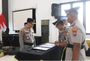 Kapolresta Banyuwangi Pimpin Sertijab Kasat dan Kapolsek Jajaran Dengan Khidmat